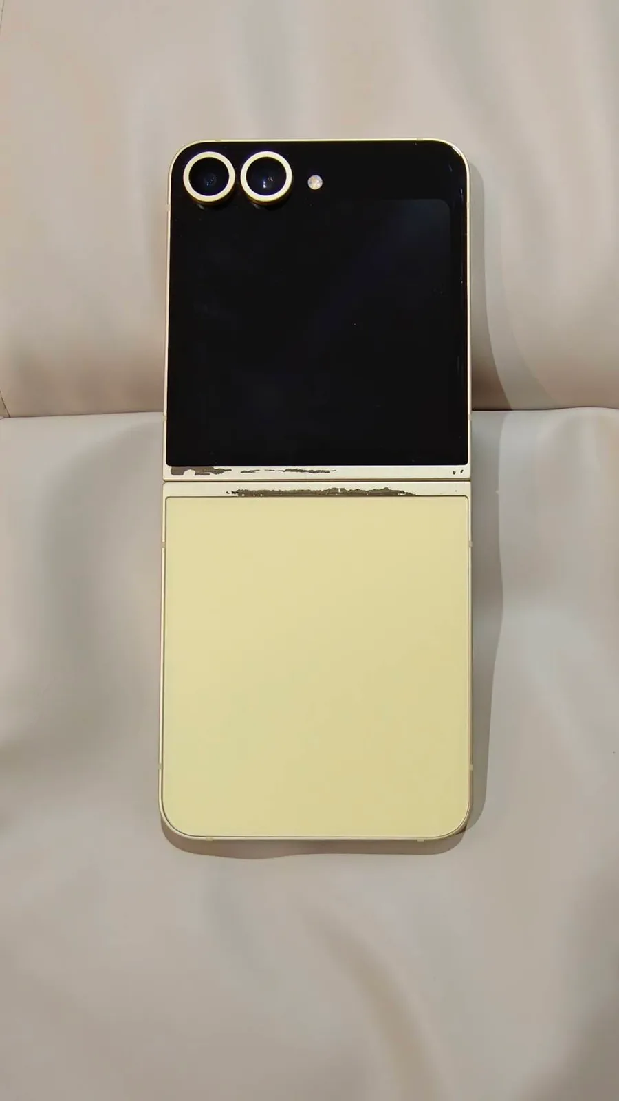 Samsung Galaxy Z Flip 6 256GB สีเหลือง เครื่องศูนย์ไทย มือสอง อุปกรณ์ครบ รูปที่ 1